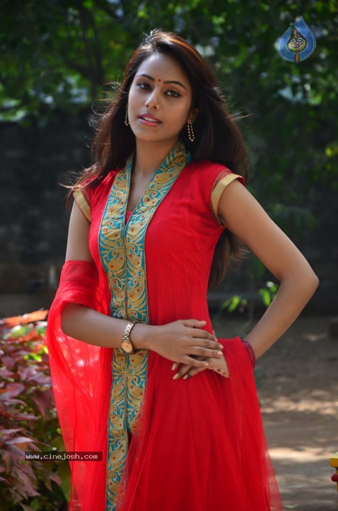 Khenishna Chandran Stills - 30 / 40 photos
