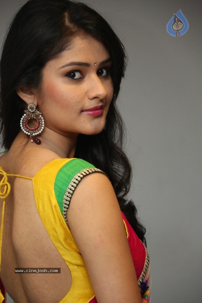 Khushi Stills - 29 / 68 photos