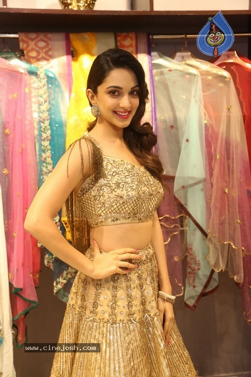 Kiara Advani Photos - 4 / 21 photos