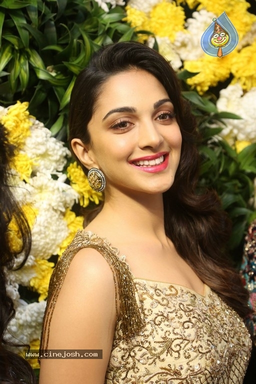 Kiara Advani Photos - 19 / 21 photos