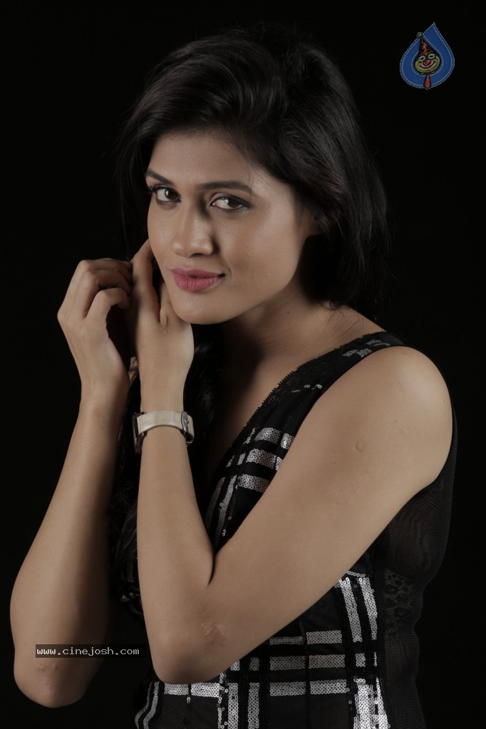 Kimaya New Stills - 44 / 95 photos