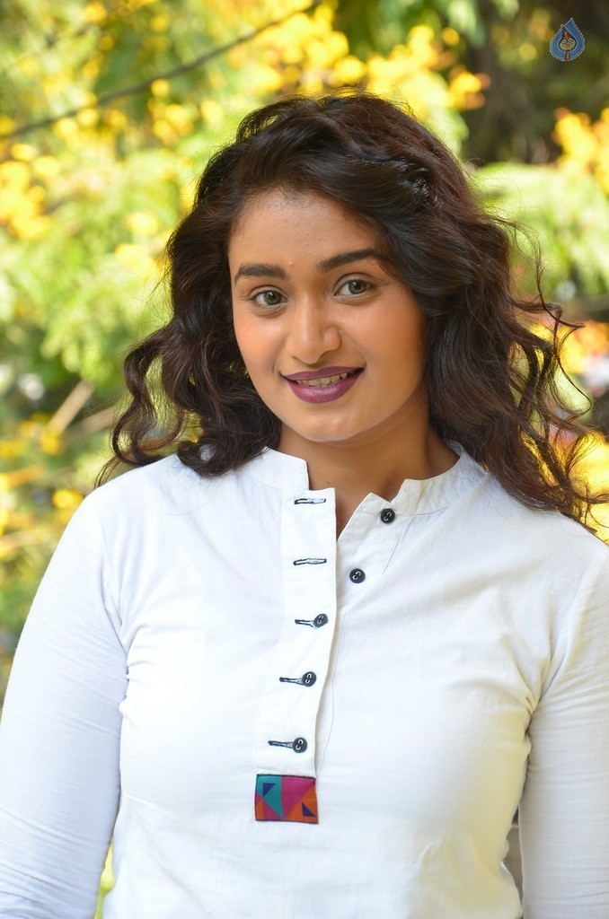 Kiran Chetwani New Photos - 12 / 18 photos