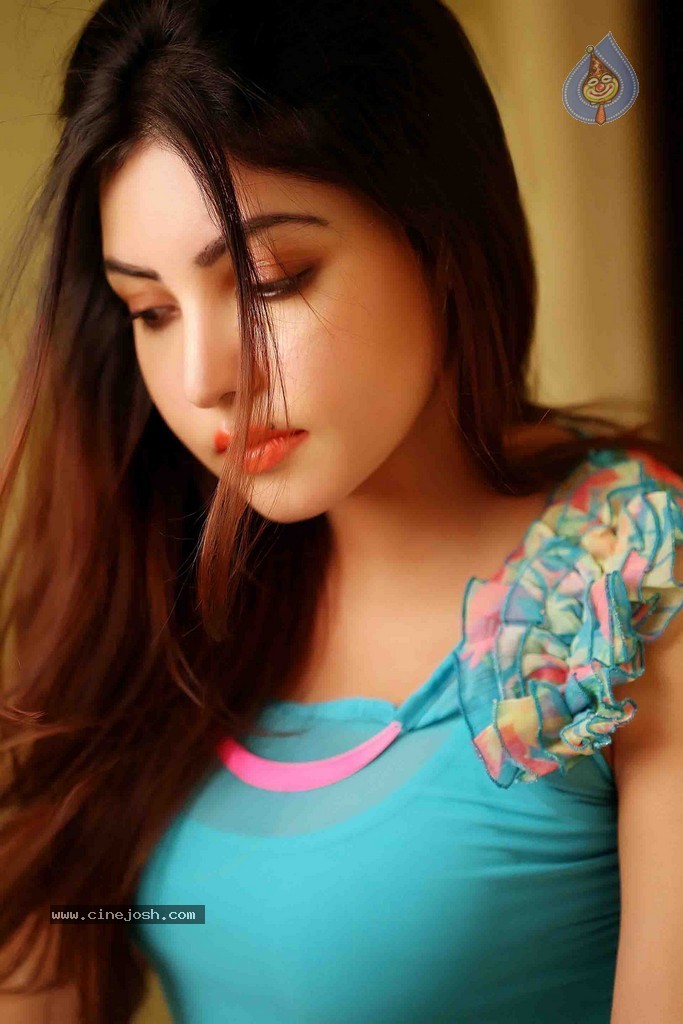 Komal Jha Latest Pics - 32 / 71 photos