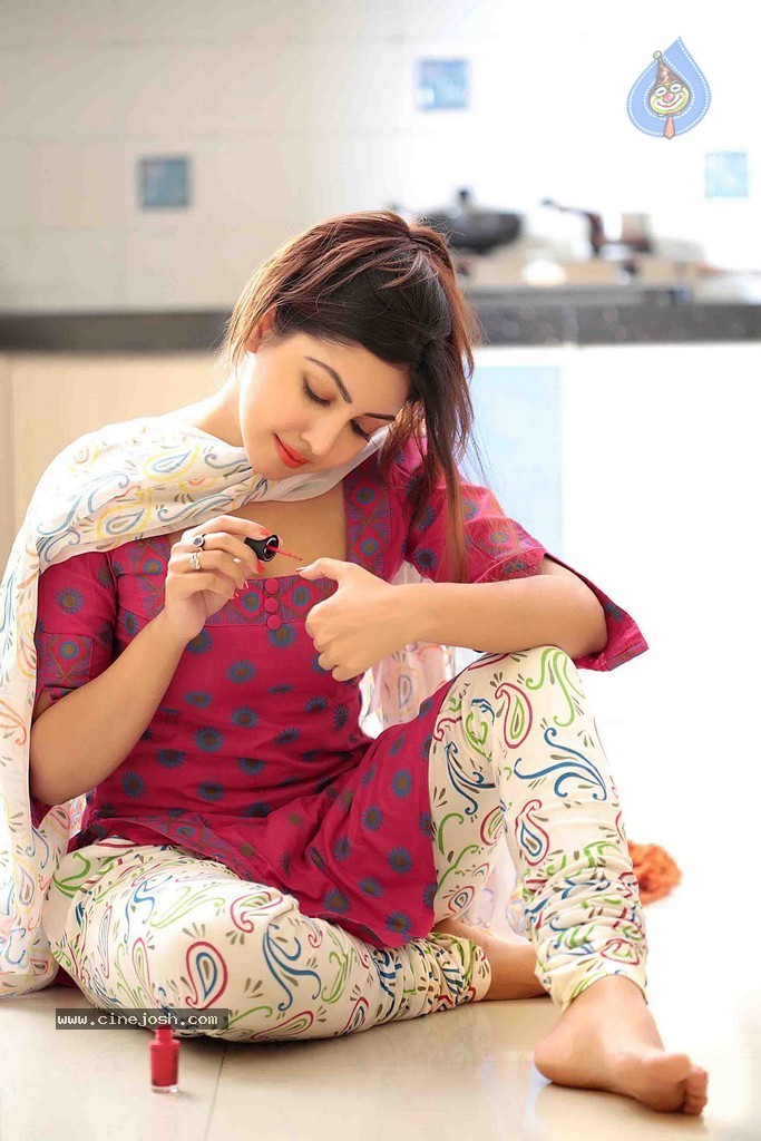 Komal Jha Latest Pics - 42 / 71 photos
