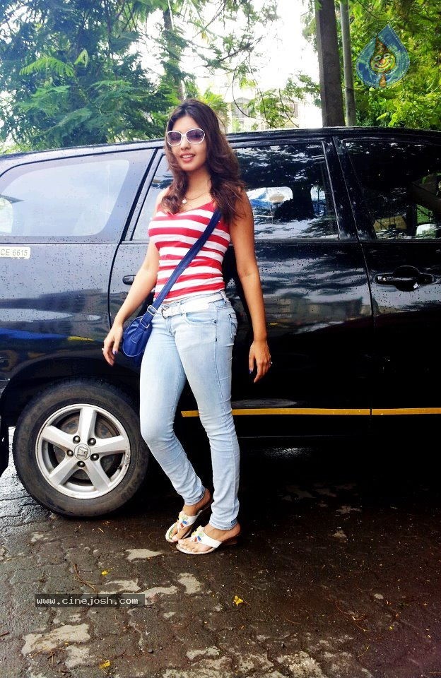 Komal Jha New Stills - 10 / 62 photos