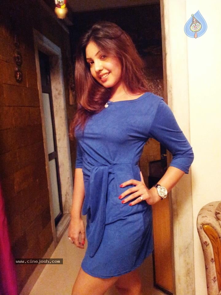 Komal Jha New Stills - 49 / 62 photos