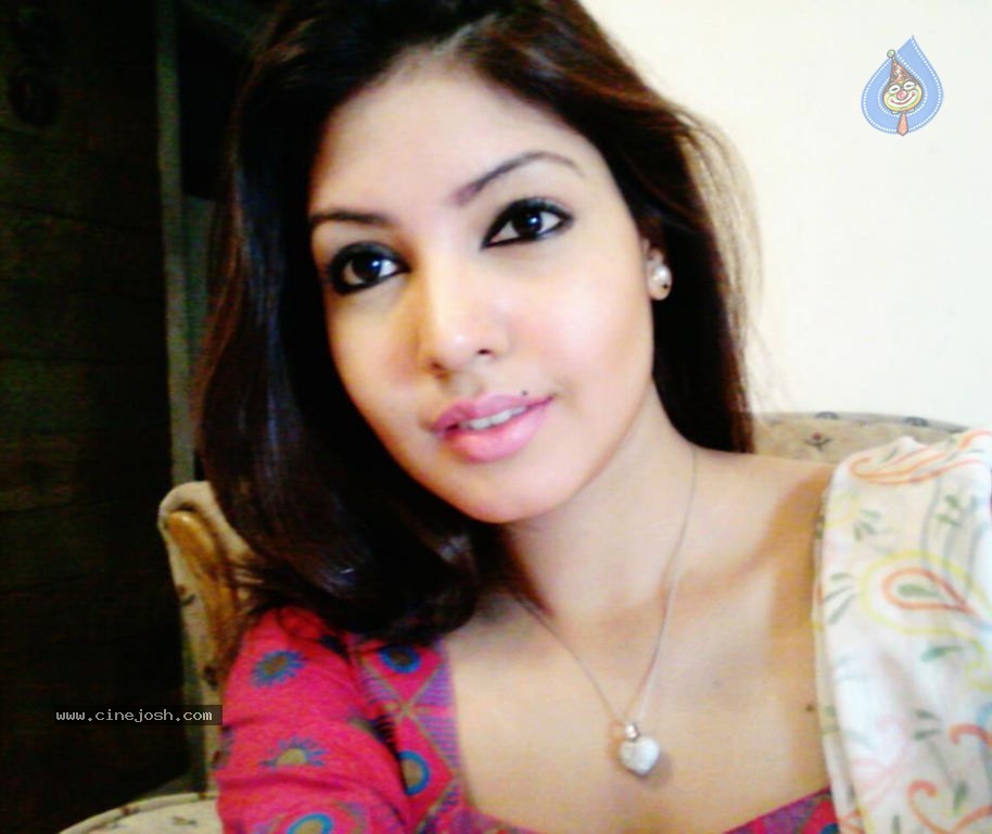 Komal Jha New Stills - 52 / 62 photos