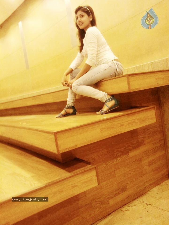 Komal Jha New Stills - 61 / 62 photos