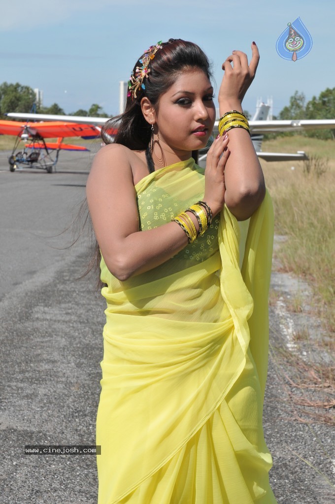 Komal Jha New Stills - 14 / 37 photos