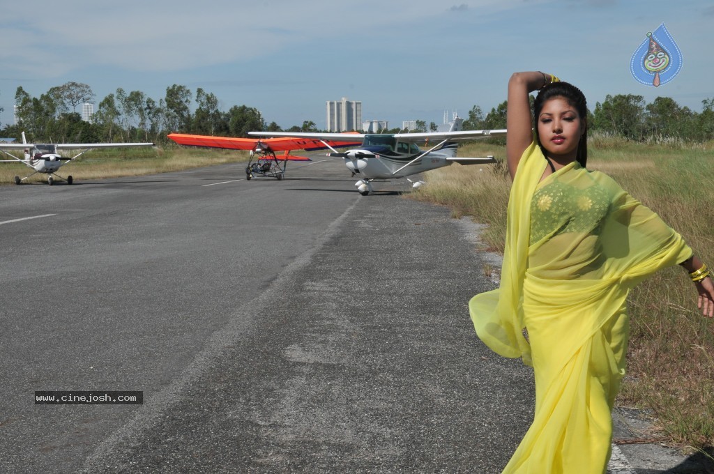 Komal Jha New Stills - 17 / 37 photos
