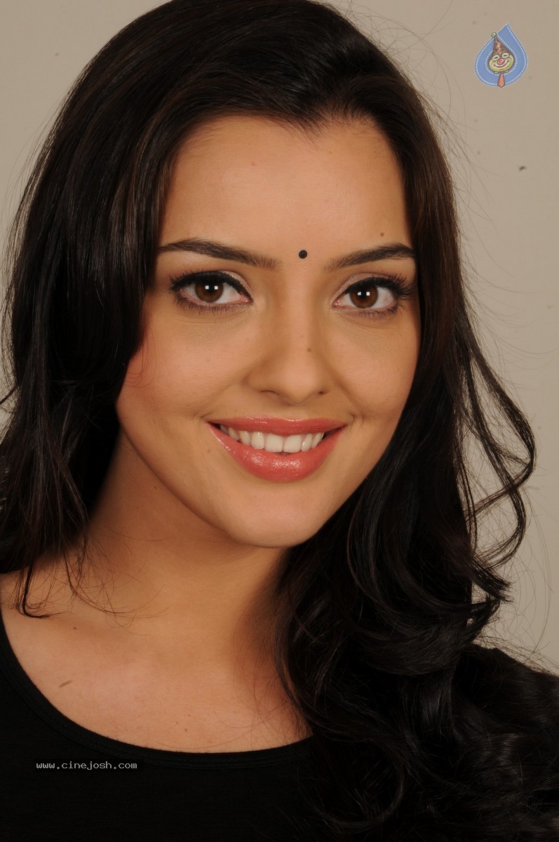 Kristina Akheeva New Stills - 25 / 47 photos