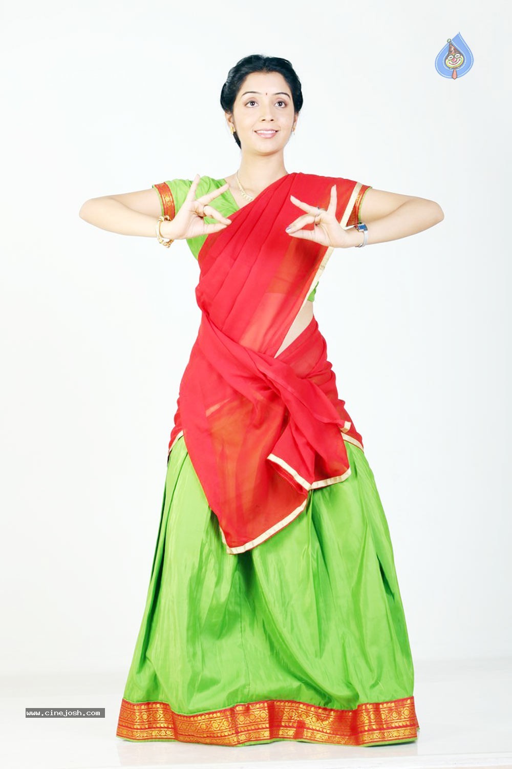 Krithika Krishnan Gallery - 28 / 31 photos
