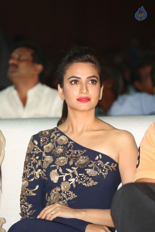 Kriti Kharbanda at Bruce Lee Audio Launch - 11 / 27 photos
