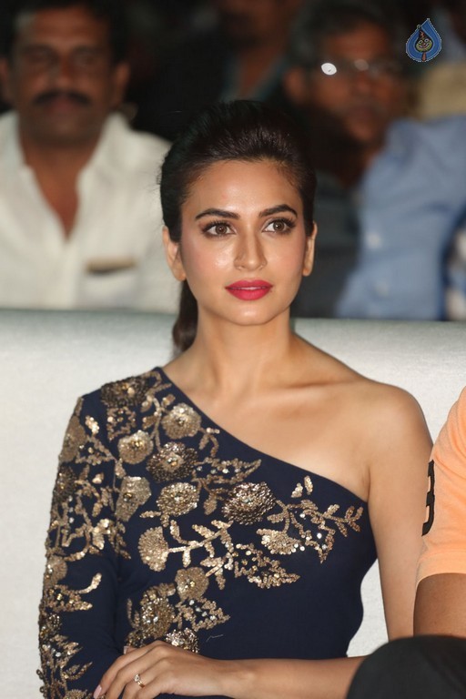 Kriti Kharbanda at Bruce Lee Audio Launch - 12 / 27 photos