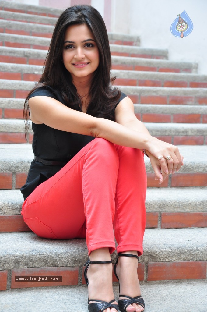 Kriti Kharbanda Latest Photos - 1 / 72 photos