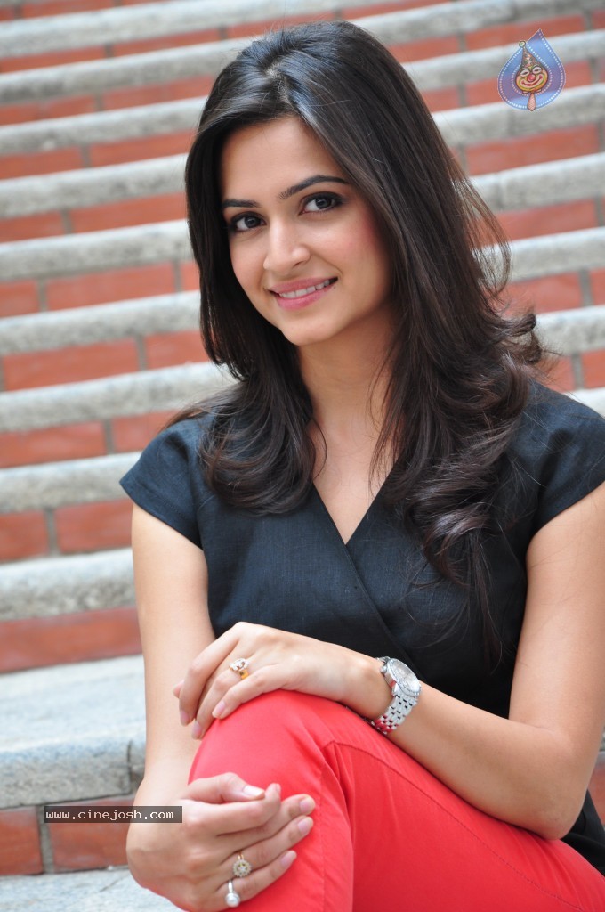Kriti Kharbanda Latest Photos - 53 / 72 photos