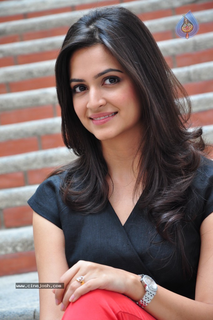 Kriti Kharbanda Latest Photos - 55 / 72 photos
