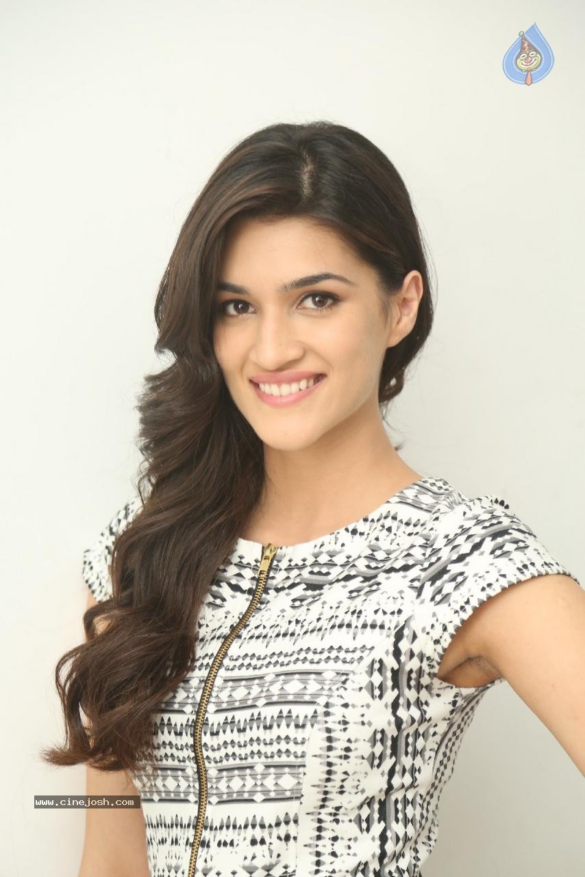 Kriti Sanon Latest Photos - 29 / 63 photos