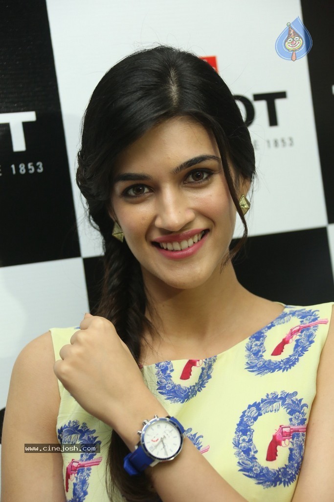 Kriti Sanon Latest Stills - 59 / 152 photos