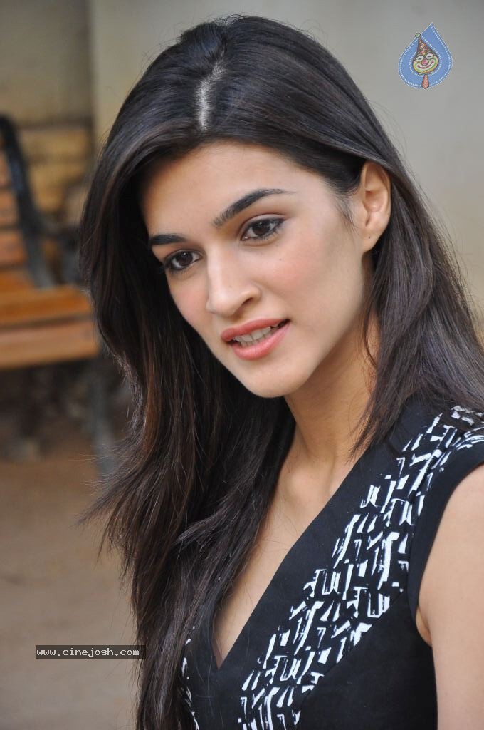 Kriti Sanon Latest Stills - 5 / 169 photos