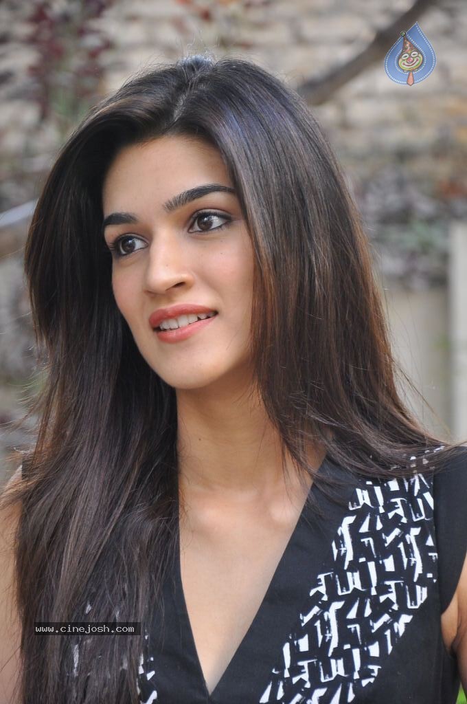 Kriti Sanon Latest Stills - 10 / 169 photos