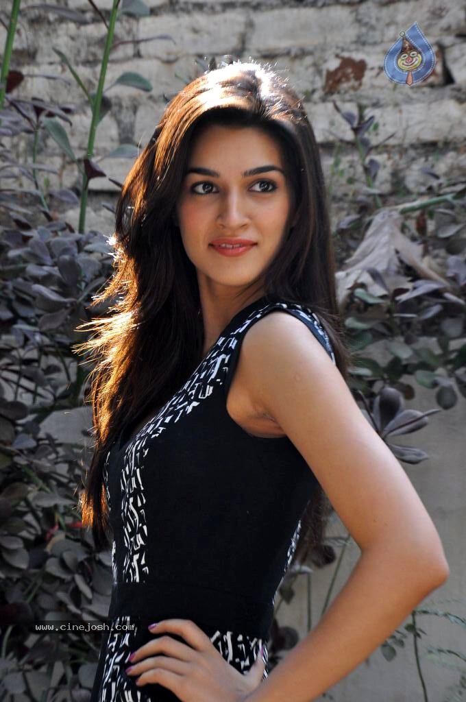 Kriti Sanon Latest Stills - 26 / 169 photos