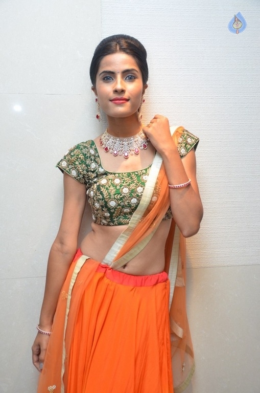 Krupa New Stills - 6 / 21 photos