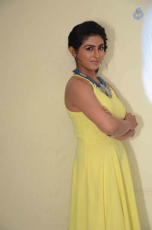 Kruthika Jayakumar Latest Pics - 36 / 42 photos