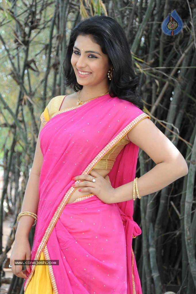 Kruthika Jayakumar New Stills - 24 / 71 photos