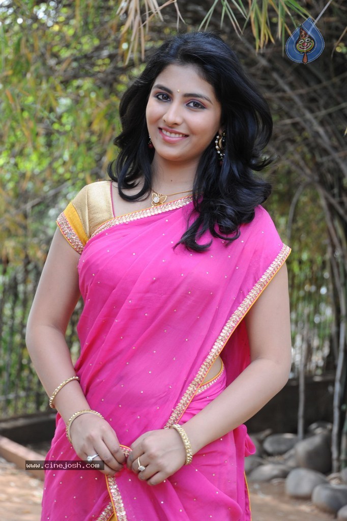 Kruthika Jayakumar New Stills - 31 / 71 photos