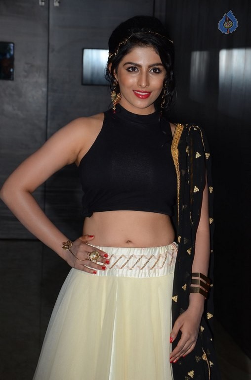 Kruthika Latest Photos - 14 / 40 photos