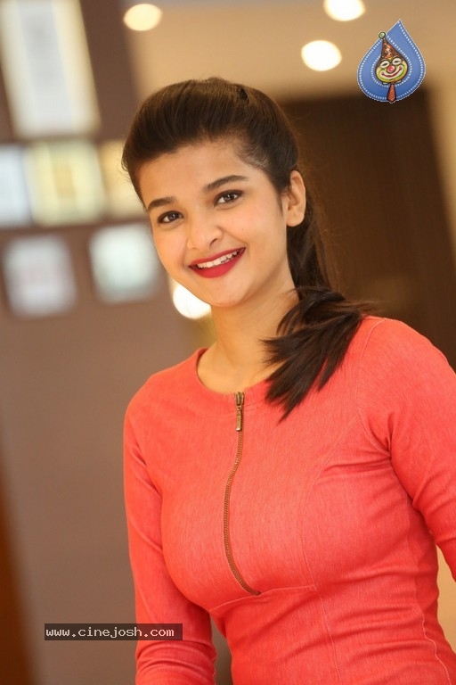 Krutika Singh Photos - 17 / 30 photos