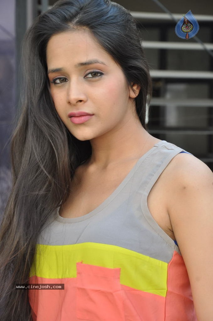 Krutika Singhaal Latest Photos - 50 / 78 photos