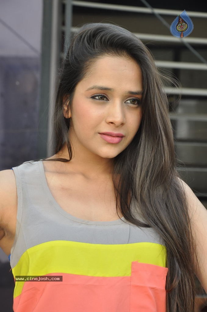 Krutika Singhaal Latest Photos - 65 / 78 photos