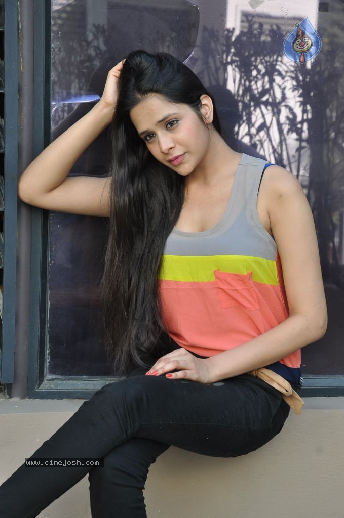 Krutika Singhaal Latest Photos - 66 / 78 photos