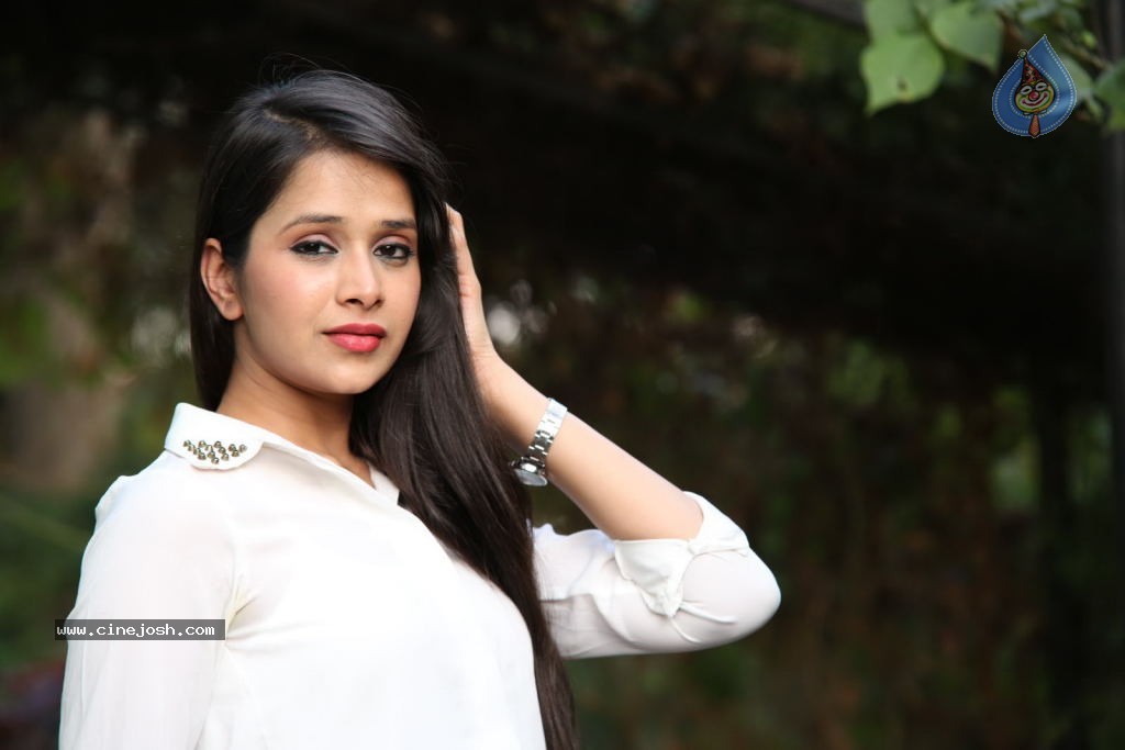 Krutika Singhaal New Gallery - 25 / 85 photos
