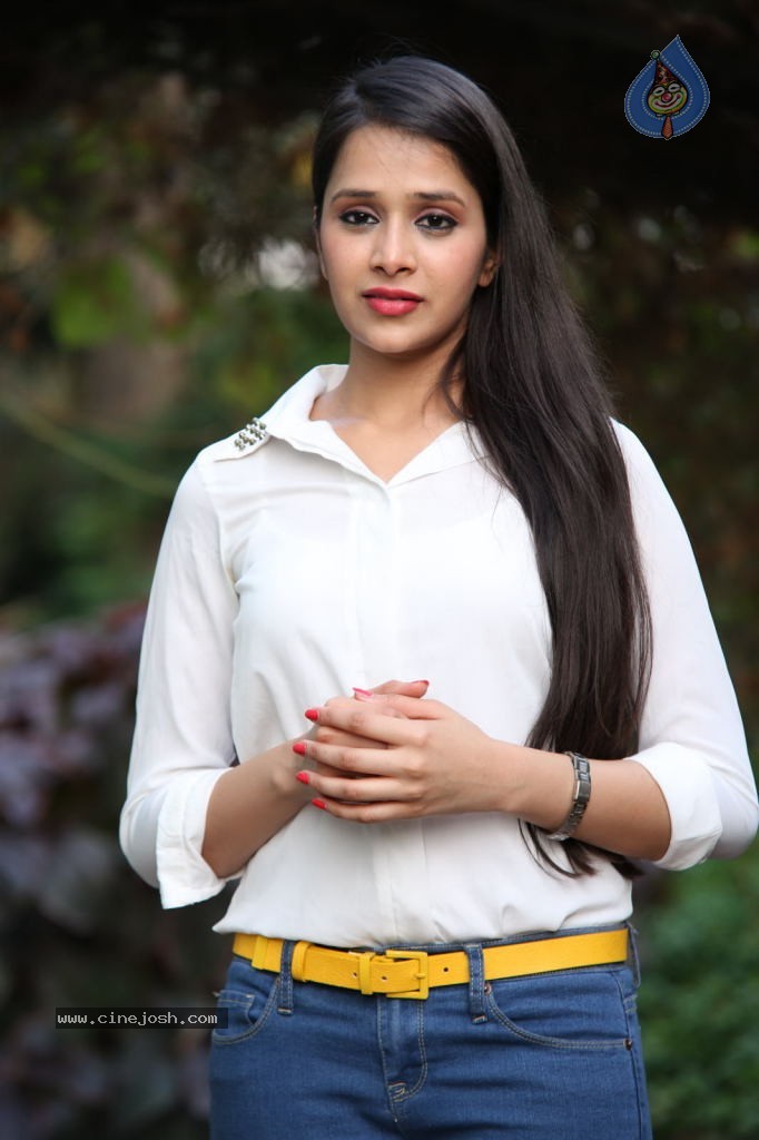 Krutika Singhaal New Gallery - 29 / 85 photos