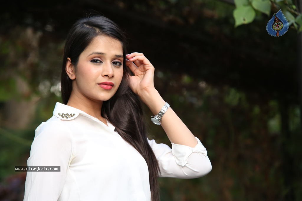 Krutika Singhaal New Gallery - 32 / 85 photos