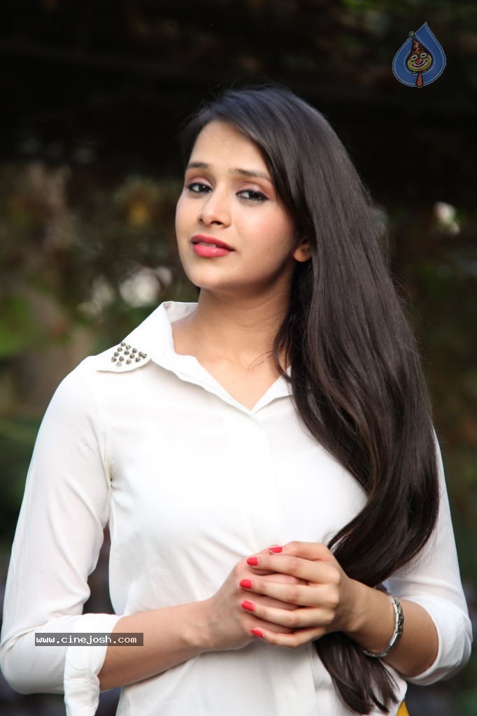 Krutika Singhaal New Gallery - 43 / 85 photos