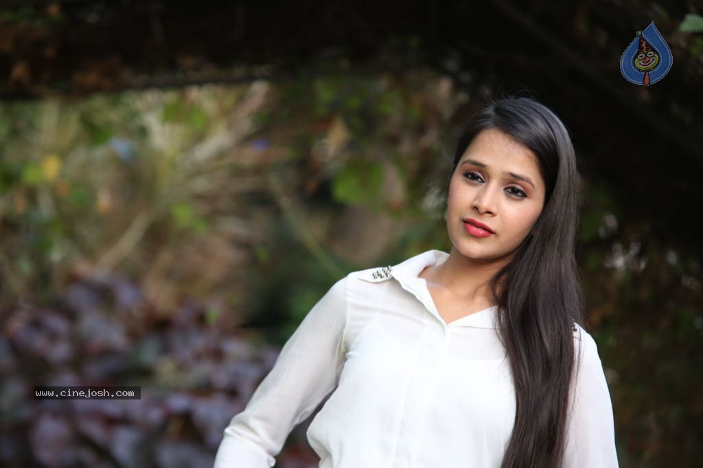 Krutika Singhaal New Gallery - 50 / 85 photos