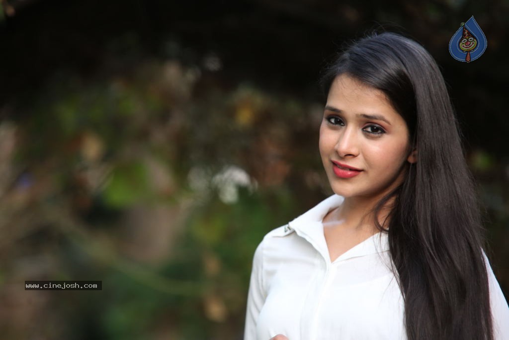 Krutika Singhaal New Gallery - 73 / 85 photos