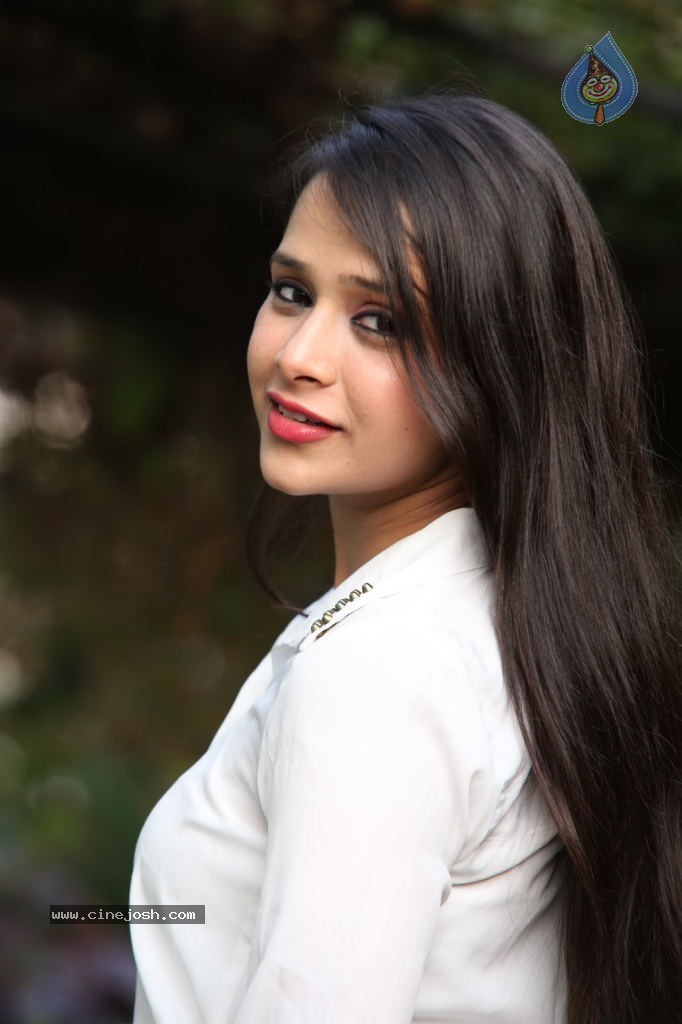 Krutika Singhaal New Gallery - 75 / 85 photos