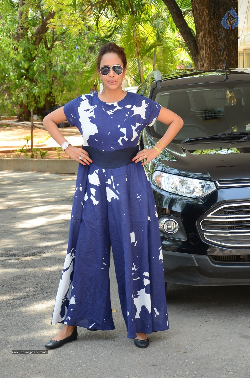 Lakshmi Manchu New Gallery - 4 / 40 photos