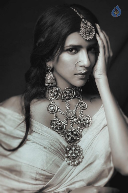 Lakshmi Manchu New Photo Shoot - 4 / 12 photos