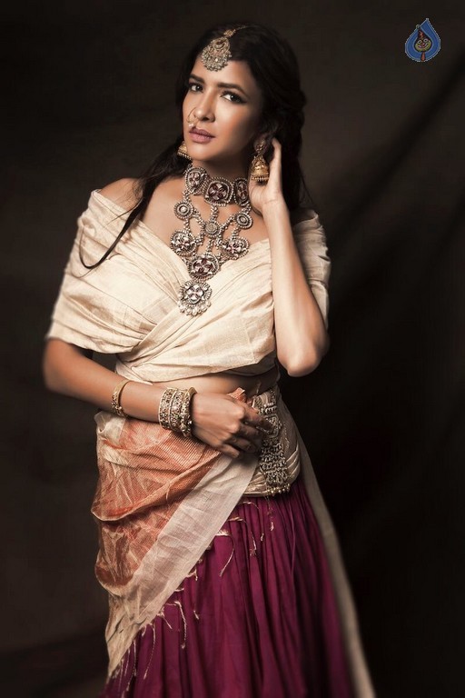 Lakshmi Manchu New Photo Shoot - 11 / 12 photos