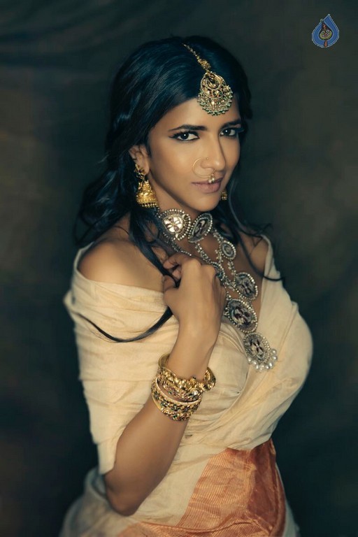 Lakshmi Manchu New Photo Shoot - 12 / 12 photos