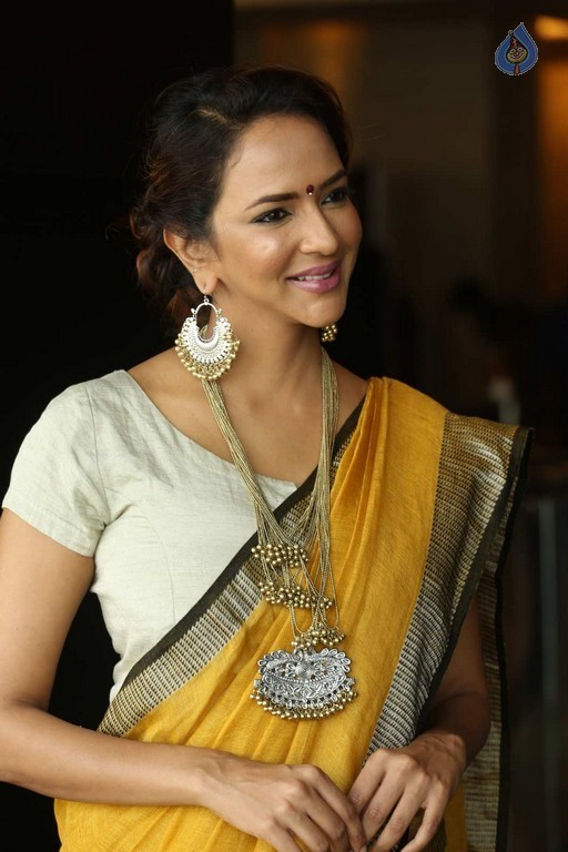 Lakshmi Manchu New Pics - 6 / 18 photos