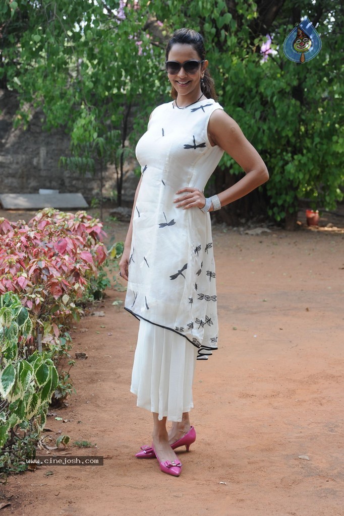 Lakshmi Manchu New Stills - 70 / 82 photos