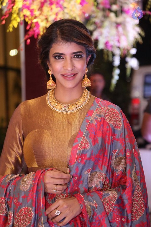 Lakshmi Manchu New Stills - 19 / 32 photos