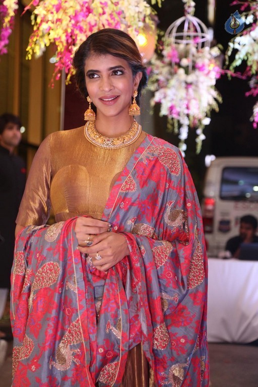 Lakshmi Manchu New Stills - 23 / 32 photos